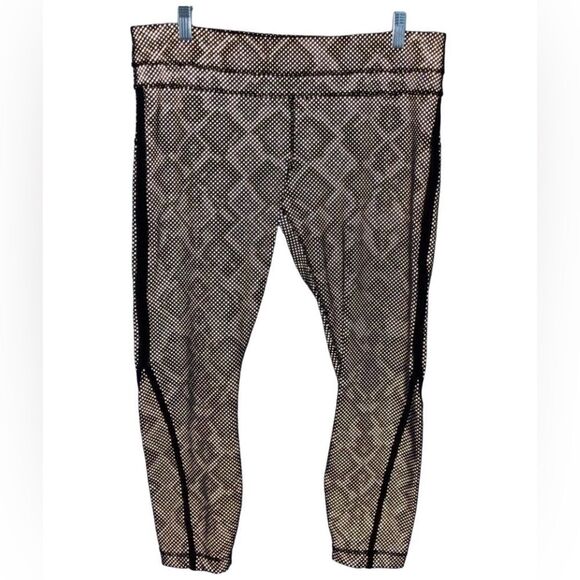.Lululemon Pace Tight (Full-On Luxtreme)  Lights Out Black/Ravish Reptile… - Picture 9 of 14